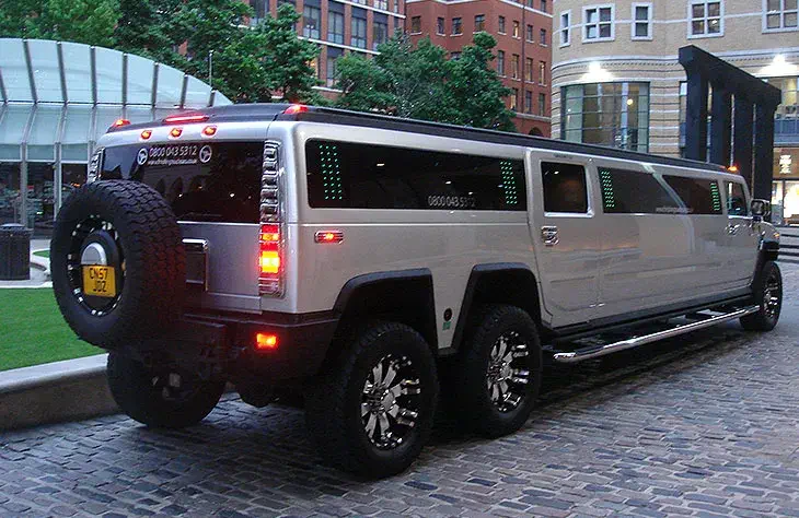 Hummer stretch limo